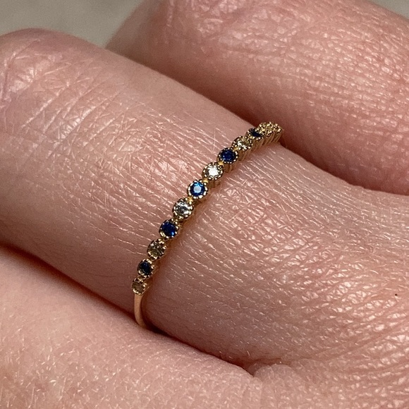 Gold Ring with Gemstones - Picture 5 of 6